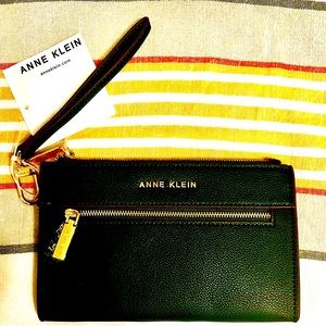Anne Klein Wristlet/ Wallet, Evergreen